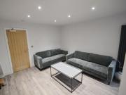 6 bedroom terraced house to rent