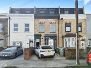 6 bedroom terraced house to rent