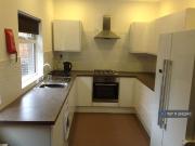 6 bedroom terraced house to rent