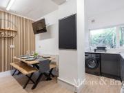 6 bedroom terraced house to rent