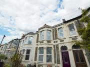 6 bedroom terraced house to rent