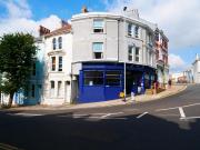 6 bedroom terraced house to rent
