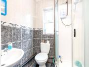 6 bedroom terraced house to rent