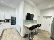 6 bedroom terraced house to rent