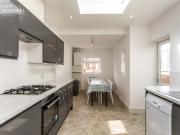 6 bedroom terraced house to rent