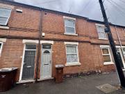 6 bedroom terraced house to rent