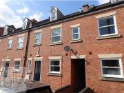 6 bedroom terraced house to rent