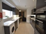6 bedroom terraced house to rent
