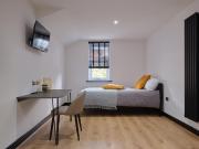 6 bedroom terraced house to rent