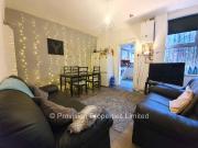 6 bedroom terraced house to rent