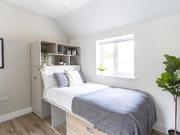 6 bedroom terraced house to rent