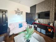 6 bedroom terraced house to rent