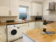 6 bedroom terraced house to rent