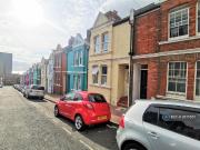 6 bedroom terraced house to rent