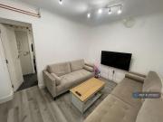 6 bedroom terraced house to rent