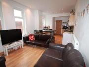 6 bedroom terraced house to rent