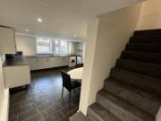 6 bedroom terraced house to rent