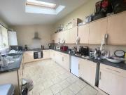 6 bedroom terraced house to rent