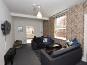 6 bedroom terraced house to rent