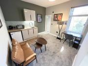 6 bedroom terraced house to rent