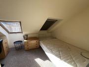 6 bedroom terraced house to rent