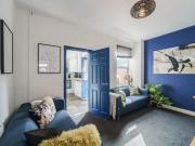 6 bedroom terraced house to rent