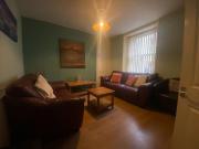 6 bedroom terraced house to rent