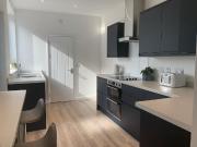 6 bedroom terraced house to rent