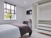 6 bedroom terraced house to rent