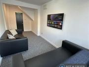 6 bedroom terraced house to rent