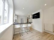 6 bedroom terraced house to rent