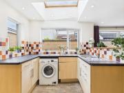 6 bedroom terraced house to rent