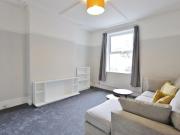 6 bedroom terraced house to rent