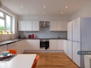 6 bedroom terraced house to rent