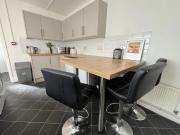 6 bedroom terraced house to rent