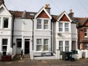 6 bedroom terraced house to rent