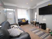6 bedroom terraced house to rent