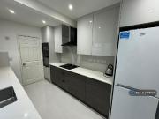 5 bedroom terraced house to rent