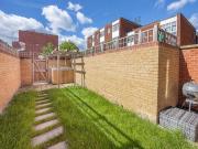 6 bedroom terraced house to rent