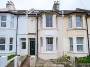 6 bedroom terraced house to rent