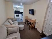 6 bedroom terraced house to rent