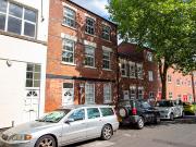 6 bedroom town house for rent in 162 North Sherwood...