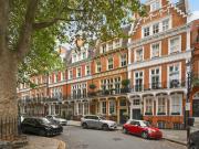 6 bedroom townhouse for sale