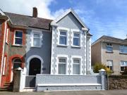 5 bedroom semi detached house for sale