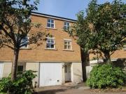 6 bedroom townhouse to rent