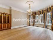 6 Bedroom Villa House