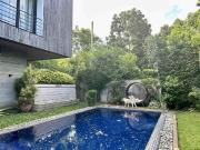 6 Bedrooms 2 Storey Industrial Home for Sale in Susana...