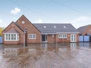 6 Bedrooms Detached bungalow for sale in Tranmoor Lane,...