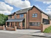 6 Bedrooms Detached house for rent in Martins Court,...