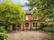 6 Bedrooms Detached house for sale in Albany Park Road,...